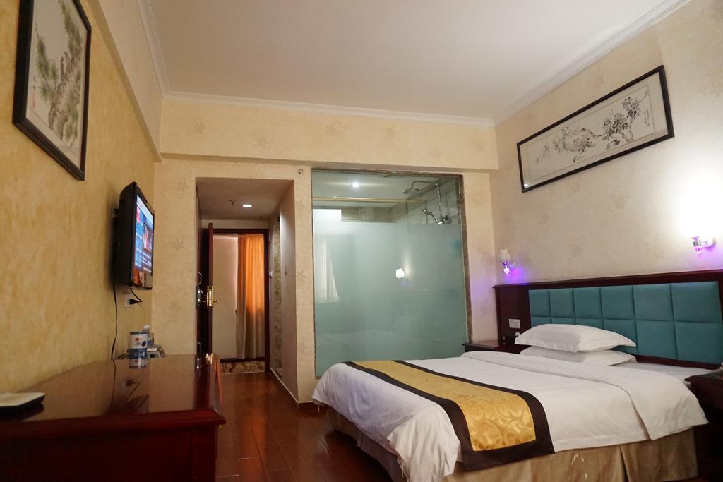 Guangdong Oversea Chinese Hotel 광저우 객실 사진