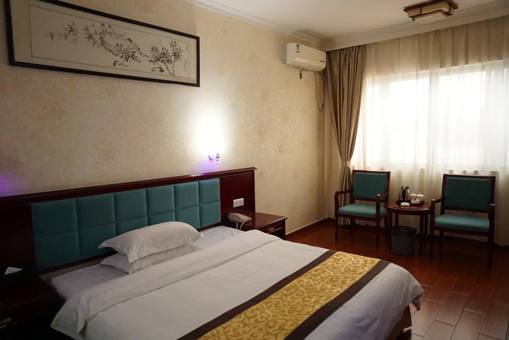Guangdong Oversea Chinese Hotel 광저우 외부 사진